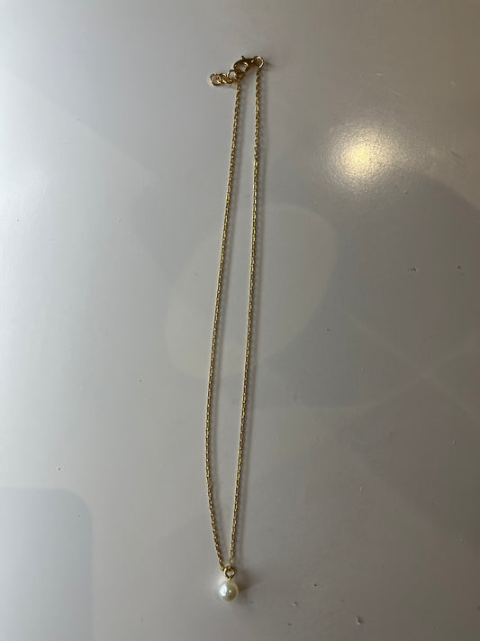 single pearl necklace